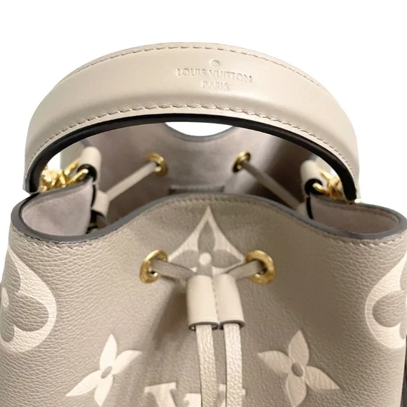 Louis Vuitton NeoNoe Giant Flower Monogram 
Gray Cream Leather Bag & Pouch - Picture 2 of 10